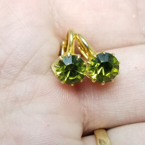 Vintage Green Round Rhinestone Clip On Earrings, Small Sparkle, Estate - Picture 4 of 7